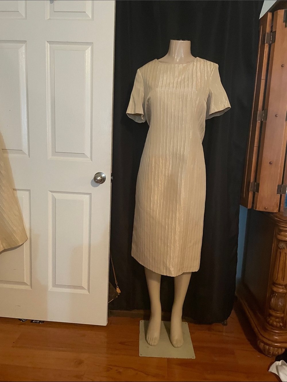 Ashro Cream Textured Short-Sleeve Midi Shift Dress